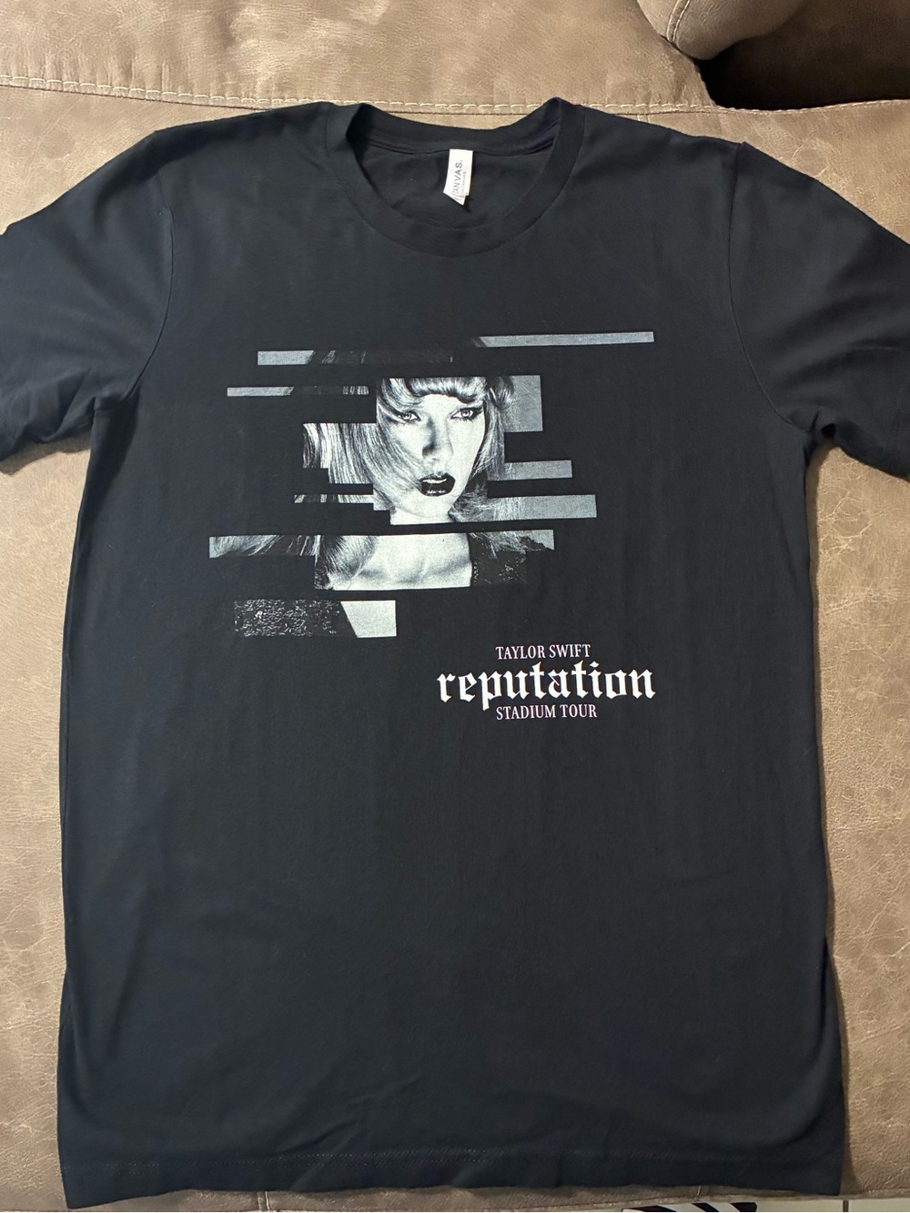 Taylor Swift Reputation Stadium Tour Black Graphic T-Shirt Medium